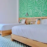 Uri House, 1- 2 Bedroom Tourism Apt, 5\' Walk Dragon Bridge